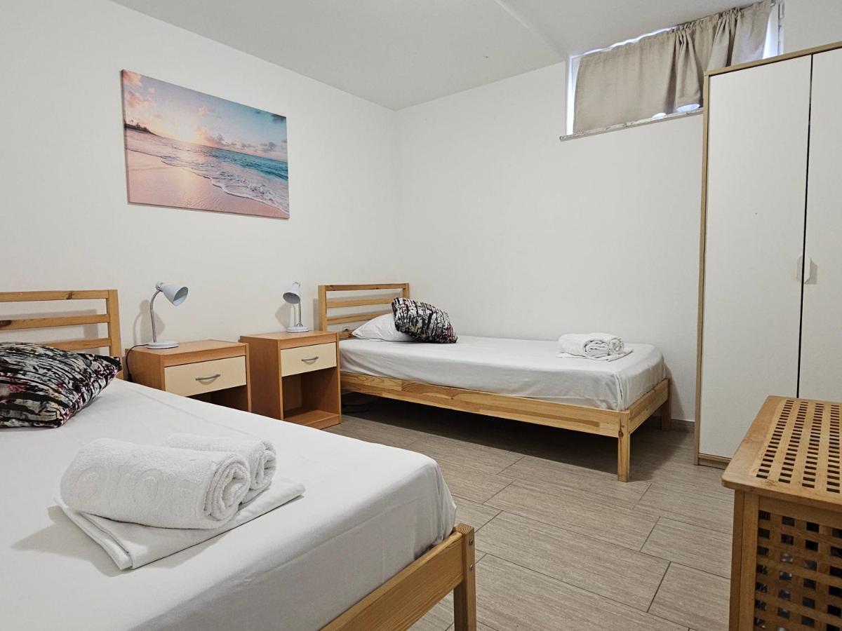 Apartments Antonia - S. Novalja Стара Новаля Екстериор снимка